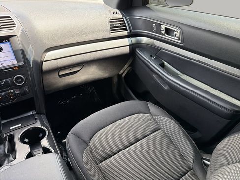 Used 2019 Ford Explorer XLT w/ Equipment Group 201A AWD/4WD image 16
