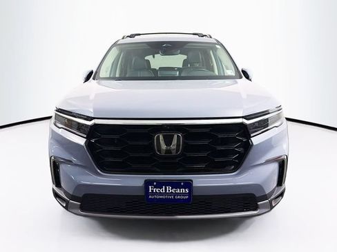 Used 2025 Honda Pilot Elite image 2