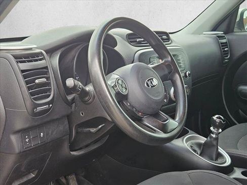 Used 2015 Kia Soul FWD image 9