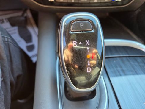 Used 2019 Buick Enclave Premium image 30