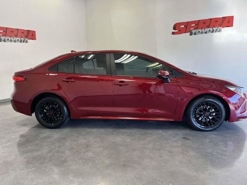 Used 2025 Toyota Corolla LE w/ Convenience Package image 2