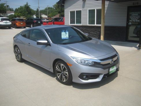 Used 2017 Honda Civic EX-L image 2