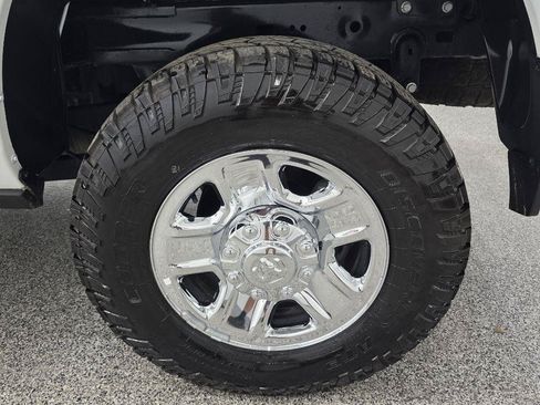Used 2023 RAM 2500 Tradesman w/ Chrome Appearance Group AWD/4WD image 32