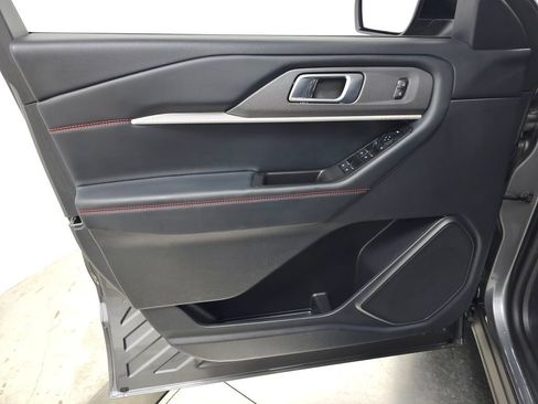 Used 2025 Ford Explorer ST-Line AWD/4WD image 16