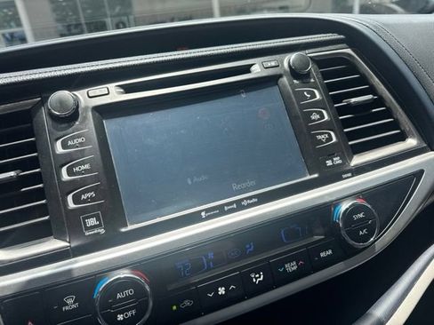 Used 2016 Toyota Highlander Limited FWD image 7
