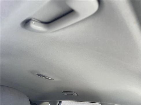 Used 2022 Kia Niro LX image 25