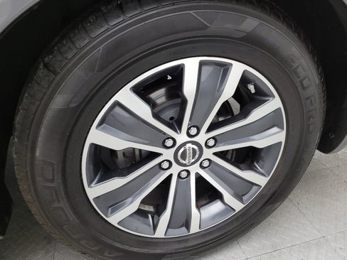 Used 2020 Nissan Armada SL image 31