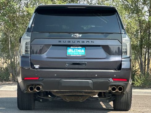 Used 2025 Chevrolet Suburban Z71 w/ Z71 Off-Road Package AWD/4WD image 7