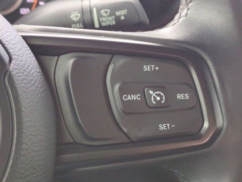 Used 2018 Jeep Wrangler Unlimited Sport S image 23