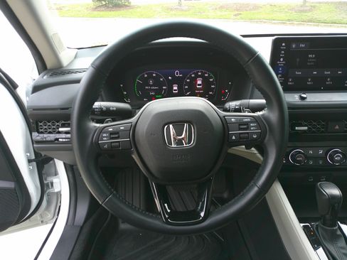 Used 2023 Honda Accord EX-L image 19