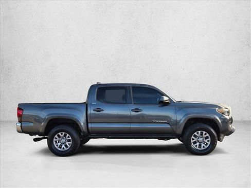 Used 2018 Toyota Tacoma SR5 image 4