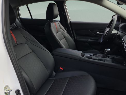 New 2026 Nissan Sentra SR w/ SR Premium Package FWD image 15