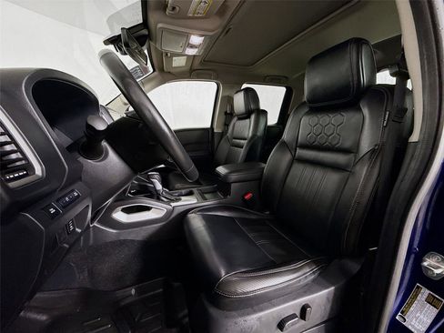 Used 2023 Nissan Frontier SV w/ SV Premium Package image 21