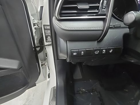 Used 2024 Toyota Camry SE FWD image 10