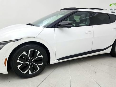 Used 2023 Kia EV6 GT-Line w/ GT-Line Suede Seat Package RWD image 18