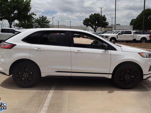 Used 2024 Ford Edge SE w/ Black Appearance Package AWD/4WD image 2