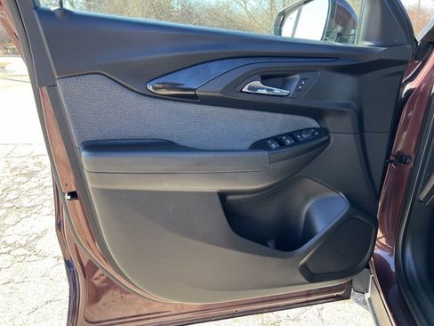 Used 2023 Chevrolet TrailBlazer LT w/ Convenience Package image 23