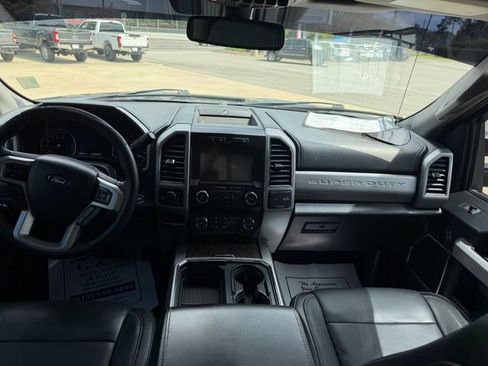 Used 2019 Ford F250 Lariat w/ Lariat Ultimate Package AWD/4WD image 12