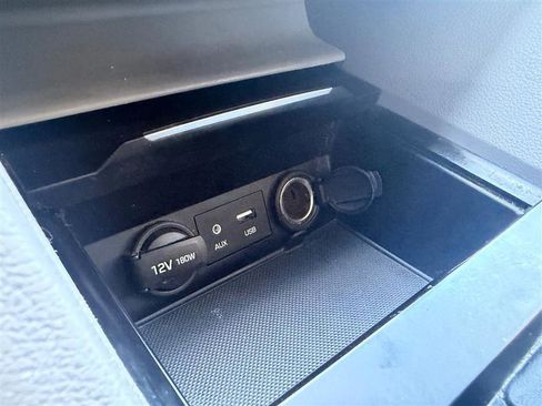 Used 2017 Hyundai Elantra SE FWD image 24