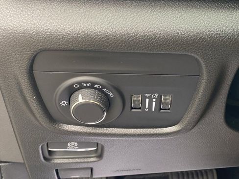 Used 2025 Jeep Grand Cherokee L Altitude image 25