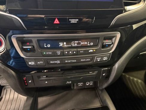 Used 2022 Honda Pilot Touring image 21