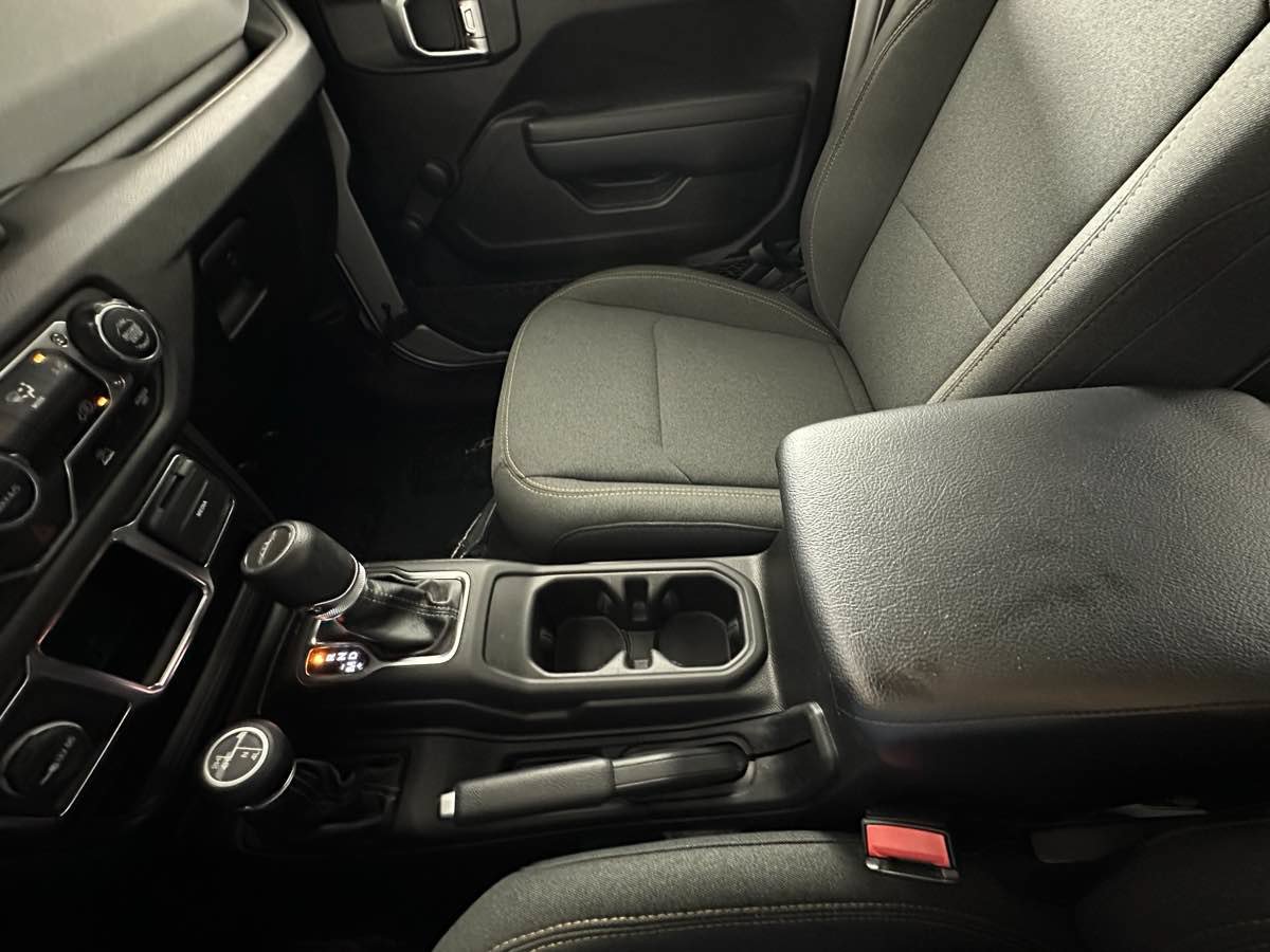 Used 2024 Jeep Gladiator Sport AWD/4WD image 22
