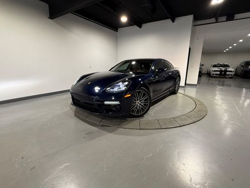 Used 2018 Porsche Panamera Turbo AWD/4WD image 3