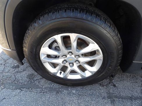 Used 2019 Chevrolet Traverse LT FWD image 5