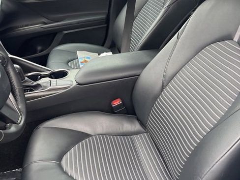 Used 2024 Toyota Camry SE image 10