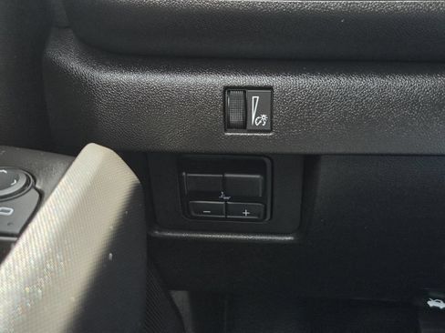 Used 2024 Chevrolet Colorado Trail Boss w/ Technology Package AWD/4WD image 16