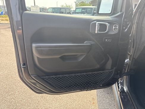 Used 2020 Jeep Wrangler Sport AWD/4WD image 10