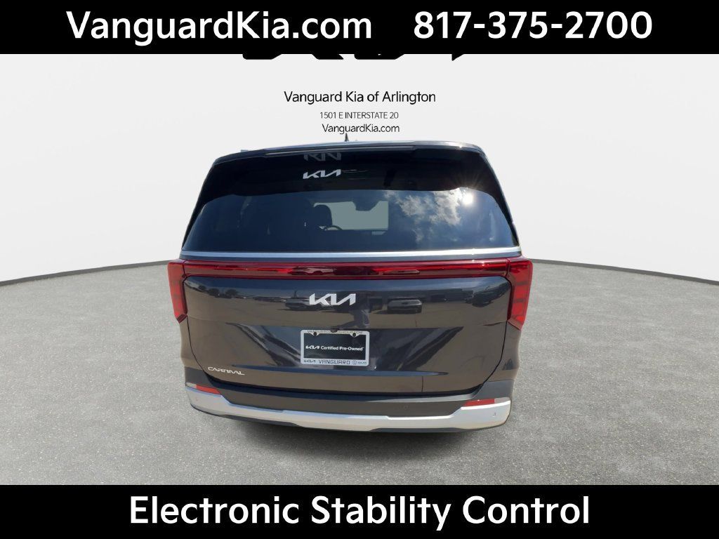 Certified 2026 Kia Carnival FWD image 8