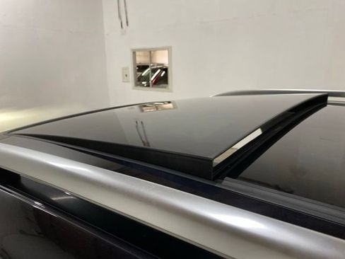 Used 2023 Volkswagen Tiguan SE w/ Panoramic Sunroof Package FWD image 29