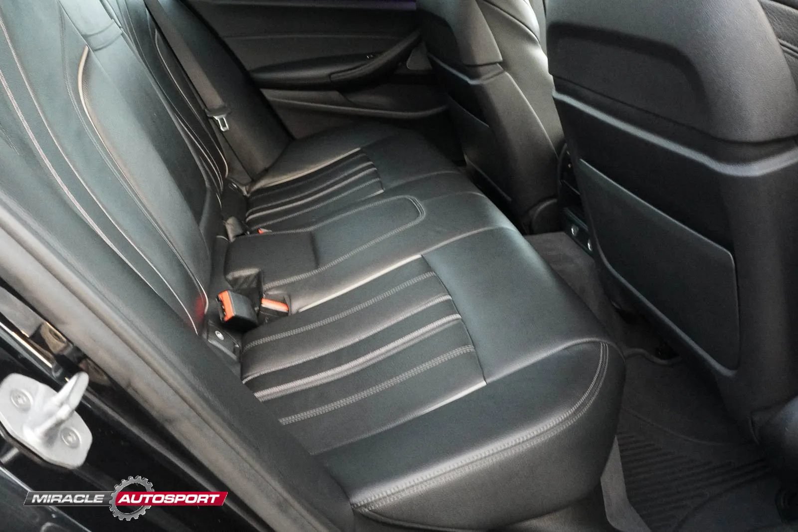 Used 2018 BMW M550i xDrive AWD/4WD image 38