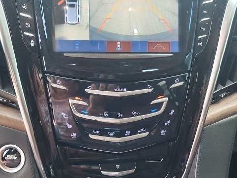 Used 2020 Cadillac Escalade Luxury AWD/4WD image 4