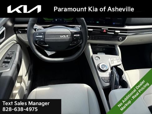 New 2026 Kia Sportage EX AWD/4WD image 24