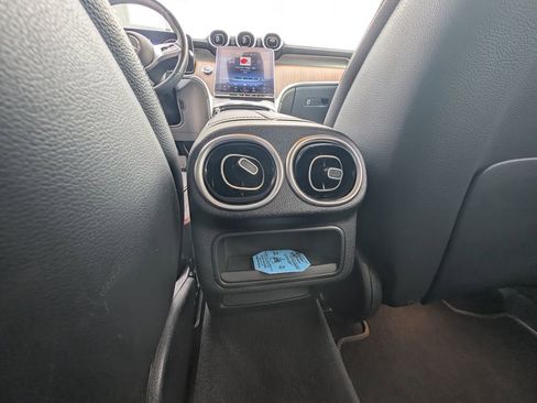 Used 2023 Mercedes-Benz GLC 300 4MATIC image 37