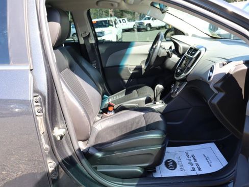 Used 2018 Chevrolet Sonic Premier image 12