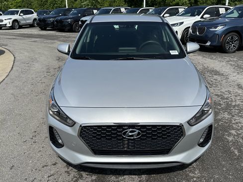 Used 2018 Hyundai Elantra GT FWD image 3