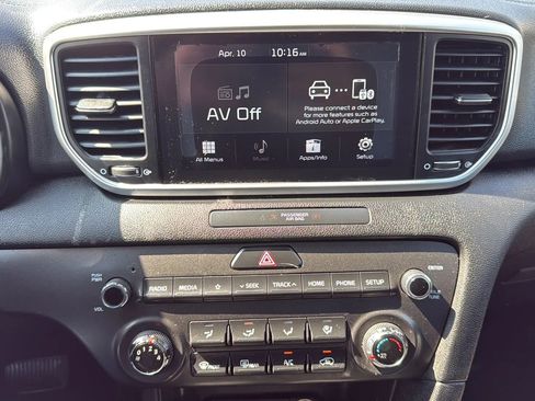 Used 2020 Kia Sportage LX image 18