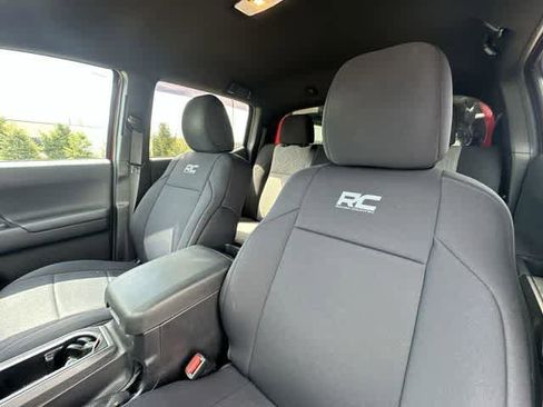 Used 2023 Toyota Tacoma TRD Off-Road w/ Technology Package image 15