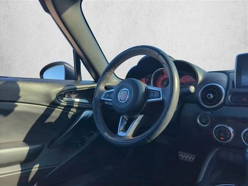 Used 2018 FIAT 124 Spider Abarth w/ Convenience Group image 22