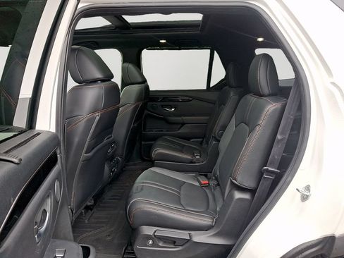 Used 2023 Honda Pilot TrailSport image 9