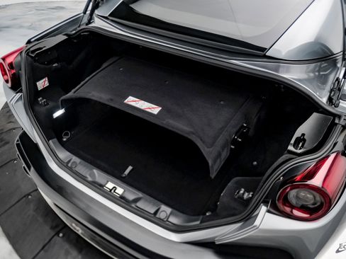 Used 2019 Ferrari Portofino image 97