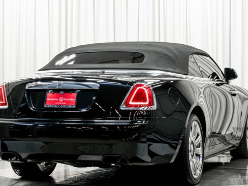 Used 2017 Rolls-Royce Dawn RWD image 47