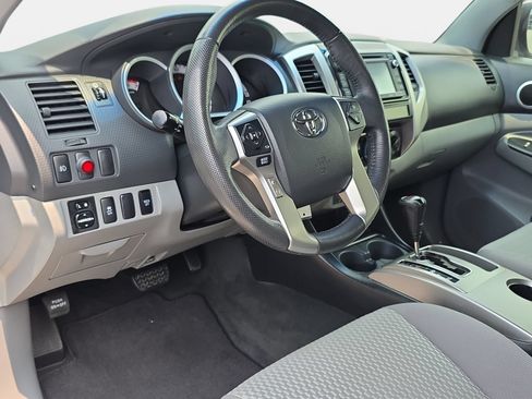 Used 2015 Toyota Tacoma 4x4 Double Cab w/ SR5 Package image 16
