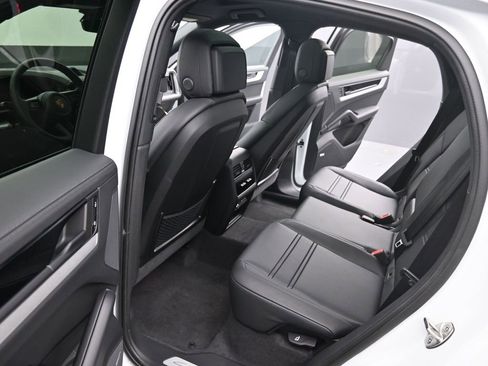 New 2026 Porsche Cayenne Coupe image 24