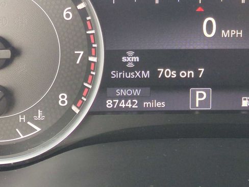 Used 2022 Nissan Armada SL w/ Captain's Chairs Package image 12