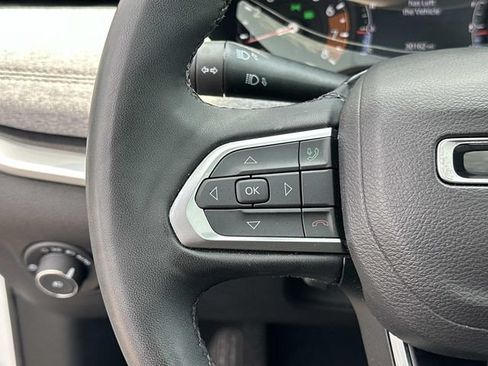 Used 2024 Jeep Compass Latitude w/ Sun and Sound Group AWD/4WD image 27