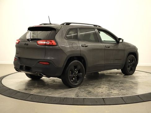 Used 2018 Jeep Cherokee Limited w/ Technology Group image 3